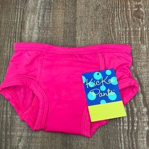 NWT Kickee pants trainers